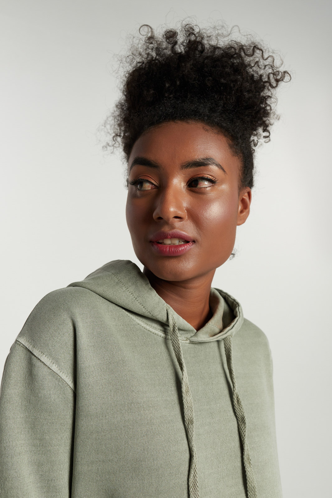 ladies beige moletom com capuz