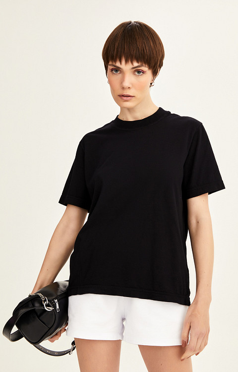 CAMISETA OVERSIZED LISA DE ALGODÃO SUSTENTÁVEL PREMIUM FEMININA