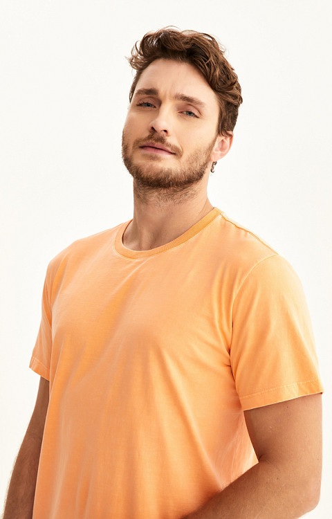 CAMISETA ESTONADA LISA MASCULINA PREMIUM - PROMO