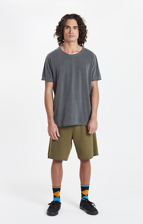CAMISETA ESTONADA LISA GOLA CANOA CORTE À FIO MASCULINA PREMIUM - PROMO